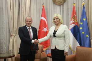 Ulaştırma ve Altyapı Bakanı Turhan Sırbistan'da