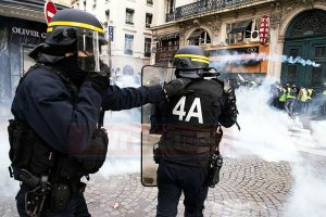 Fransa'dan biber gazı silahı siparişi 