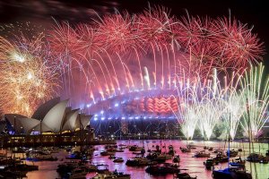 Avustralya 2019'a havai fişek gösterileriyle girdi