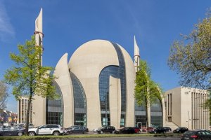 Almanya imamlara Almanca şart koşuyor