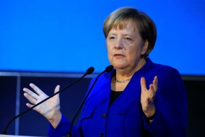 Merkel Yeni Zelanda’da 2 camiye terör saldırısını kınadı