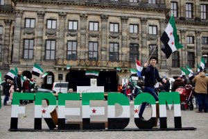 Hollanda'da Suriyeliler gösteri düzenledi
