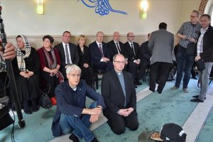 Almanya'da eyalet İçişleri Bakanı Pistorius'tan camiye destek ziyaretinde bulundu