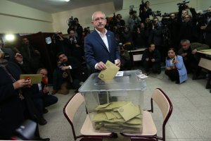 CHP Genel Başkanı Kemal Kılıçdaroğlu oy kullandı