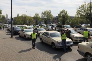 Almanya'da taksiciler Uber karşıtı gösteri yaptı