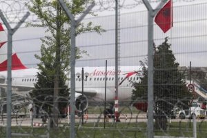 Arnavutluk'ta havalimanında silahlı soygun
