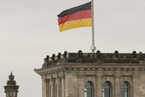 Almanya'da 467 Neonazi sırra kadem bastı 