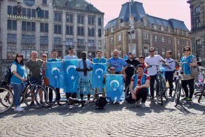 Hollanda'da Çin'in Uygur politikasına dikkati çekmek için bisiklet turu düzenlendi