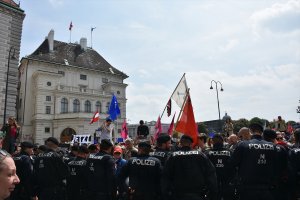 Avusturya'da aşırı sağ koalisyona karşı gösteri