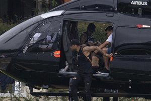 Neymar helikopterle idmana geldi
