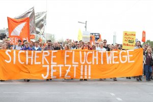 Almanya'da sığınmacılara destek yürüyüşü düzenlendi