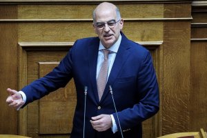 Yunanistan Dışişleri Bakanı: Miçotakis Türkiye'ye zeytin dalı uzattı