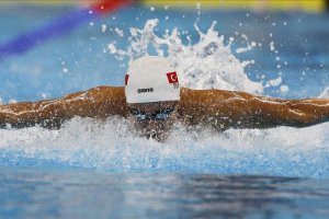 EYOF'ta genç yüzücülerden 10 madalya