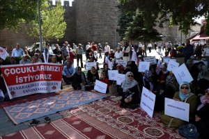 Kayserili annelerden Diyarbakır'daki annelere destek verildi