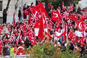 Norveç'te Barış Pınarı Harekatı'na destek gösterisinde 3 Türk yaralandı