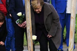 Başbakan Merkel, NSU kurbanları anıt parkını ziyaret etti