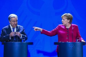Merkel: Suriye'de yeni bir anayasa üzerinde çalışmaya ihtiyacımız var