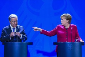 Almanya Başbakanı Merkel: Suriye'de siyasi değişime ihtiyacımız var