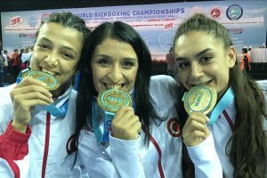 Kick boksun 'Altın kızları' Dünya Şampiyonası'nda iz bıraktı