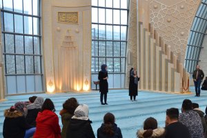Moschee-Forum işitme dilinde cami rehberliği sundu