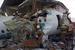 Kazakistan’da yolcu uçağı düştü: 15 ölü, 66 yaralı