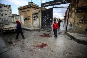 Esed rejimi İdlib'de okulu vurdu 8 sivil hayatını kaybetti
