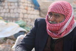 İdlib'deki bombardımandan kaçarken evimin toptağını öptüm 