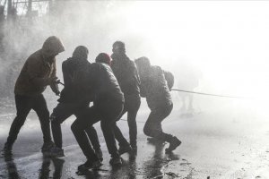 AB Yunanistan'dan 'sığınmacılara şiddet iddialarını' soruşturmasını istedi