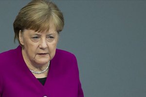 Merkel: 'Bir süre bu salgınla yaşamak zorunda kalacağız'