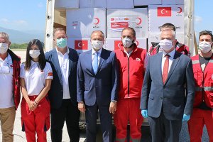 Türkiye'nin tıbbi yardımları başkent Üsküp'e ulaştı
