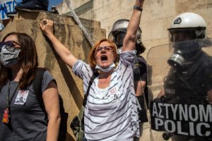 Yunanistan'da eğitim sisteminde yapılan değişiklikler protesto edildi