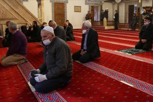 Kosova'da camiler yeniden açıldı