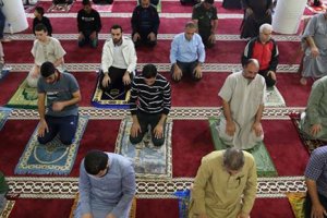 Gazze Şeridi'nde camiler ibadete açıldı