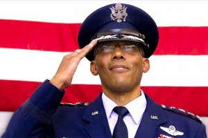 ABD Başkanı Trump ilk siyahi Hava Kuvvetleri Komutanını atadı