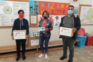 UID Ruhr ve YTB işbirliğiyle Marl şehrindeki ilkokullara bin maske bağışladı