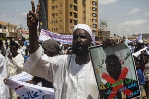 Sudan halkı 'dini konulardaki reformu' protesto etti