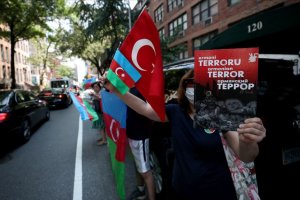 New York'ta Ermenistan'ın Azerbaycan'a yönelik saldırılarını protesto etti