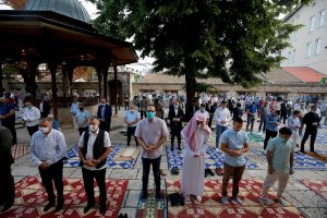 Müslümanlar Kurban Bayramı'na Kovid-19 gölgesinde girdi