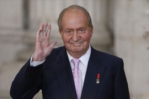 Eski İspanya Kralı Carlos 'yolsuzluk' iddiaları sebebiyle ülkesinden ayrılma kararı aldı