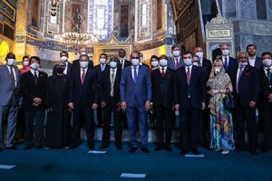 Cumhurbaşkanlığı Sözcüsü Kalın 30 ülkenin büyükelçileriyle Ayasofya-i Kebir Camii'ni ziyaret etti