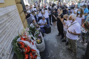 Saraybosna'da yıllar önce yaşanan pazar yeri katliamının kurbanları anıldı
