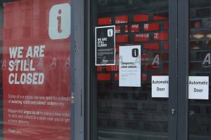 İngiltere esnafı zor durumda mağazaları kapatıyor
