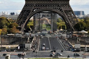 Fransa ekonomik krizin faturasını Müslümanlara kesiyor