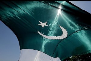 Pakistanlı siyasetçiler ve ilim insanları Fransız mallarına boykot çağrısı yaptı