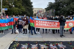 Ermenistan'ın sivillere saldırıları Cenevre'de protesto edildi
