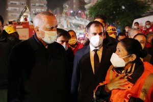 Cumhurbaşkanı Erdoğan İzmir'de deprem bölgesini ziyaret etti