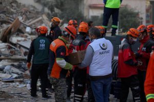 Türkiye'nin 'iyilik hareketi' depremzedelerin yaralarını sarıyor