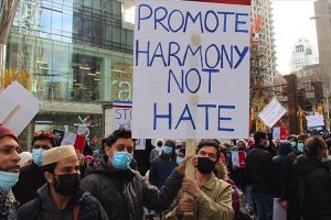 Kanadalı Müslümanlar Fransa ve Macron’un İslam karşıtlığını protesto etti