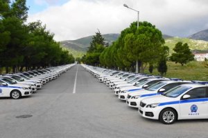 Yunan Başbakanı Miçotakis polis araçları için Fransa’yı terci etti