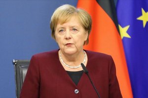 Merkel Kovid-19 ile mücadelede sosyal teması daha da azaltma çağrısı yaptı